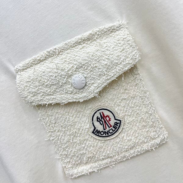 高品質モンクレール ロゴ パッチポケット Tシャツ パロディ 2色 mor83514